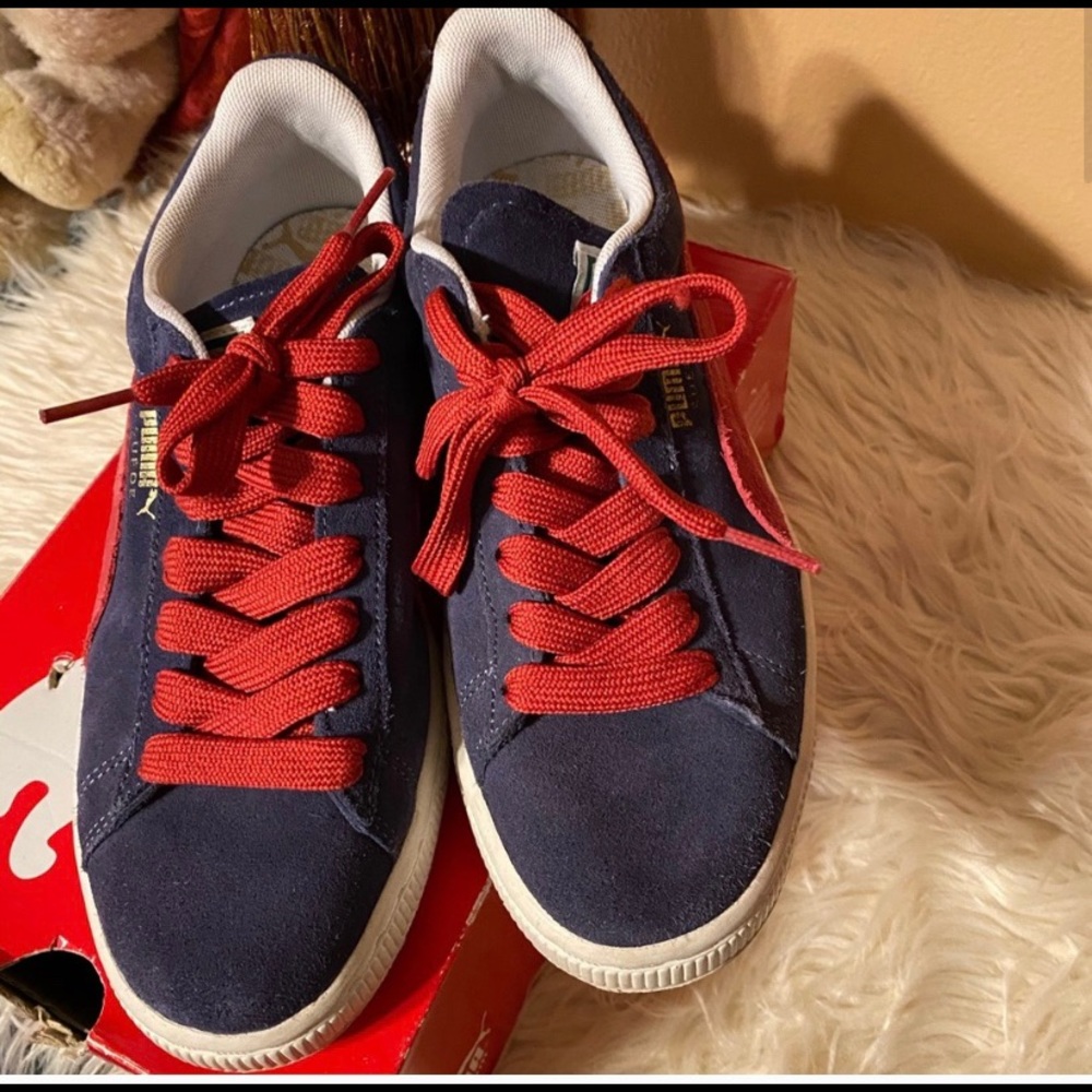 Sneakers